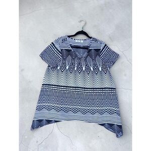 CATO Size XL Black & White Geometric Print Hanky Hem Tunic Top